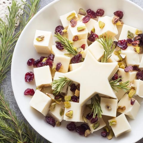 Get ready for the holidays with this flavorful Cranberry White Cheddar Tree, beautifully arranged.